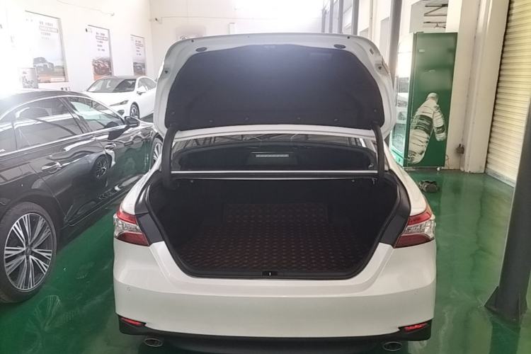 Used Toyota Camry 2021 2.5G Luxury Edition Trunk