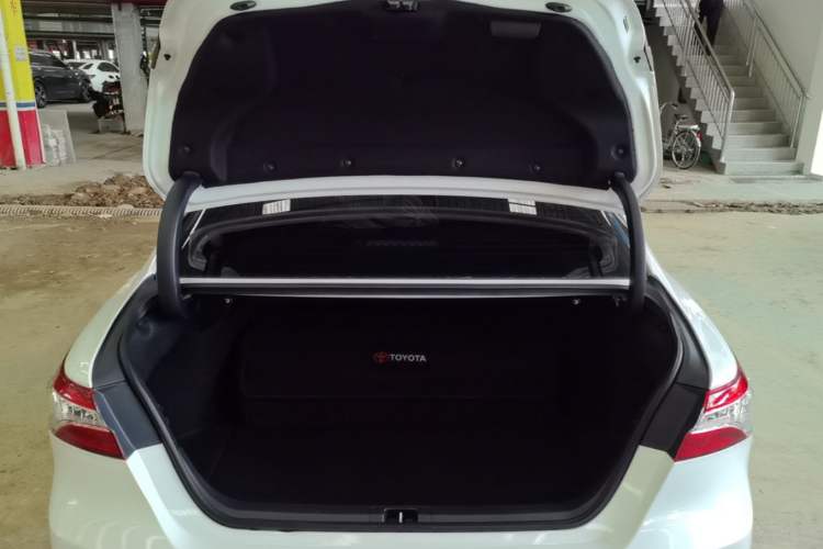 Used Toyota Camry 2021 2.0G Luxury Edition Trunk