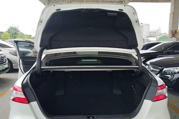 Used Toyota Camry 2021 2.0G Luxury Edition Trunk