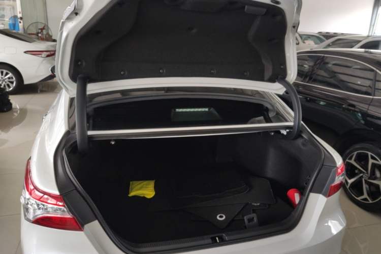 Used Toyota Camry 2021 2.0G Luxury Edition Trunk