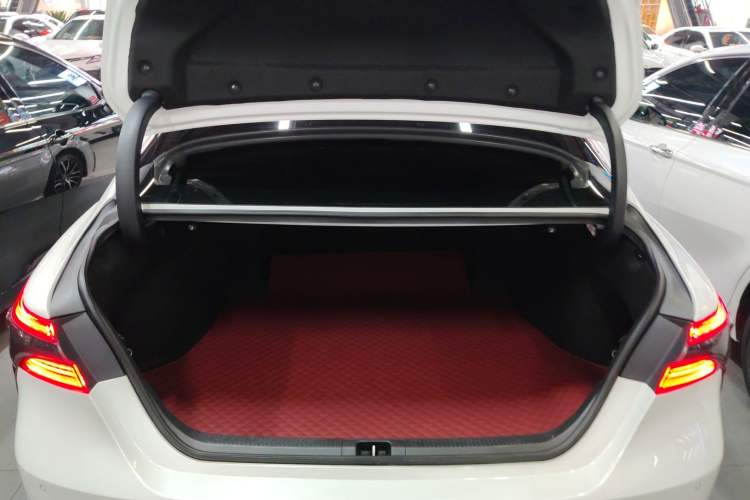 Used Toyota Camry 2021 2.0S FENGSHANG Edition Trunk