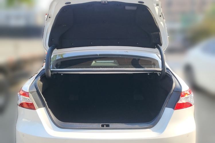 Used Toyota Camry 2021 2.5G Luxury Edition Trunk