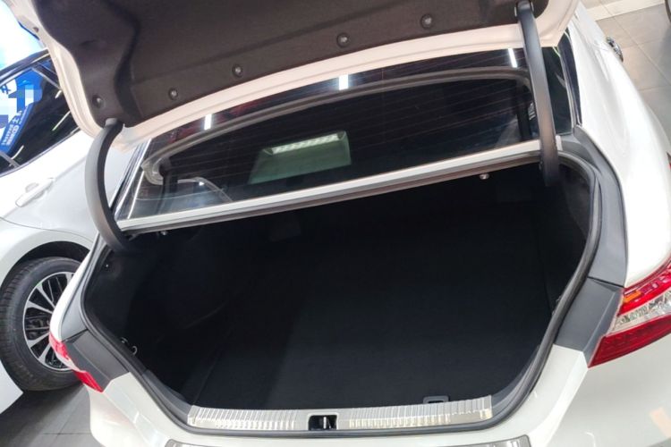 Used Toyota Camry 2021 2.0G Luxury Edition Trunk