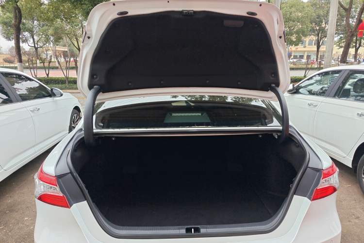 Used Toyota Camry 2021 2.0G Luxury Edition Trunk