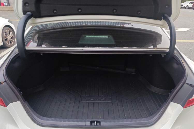 Used Toyota Camry 2021 2.0S FENGSHANG Edition Trunk