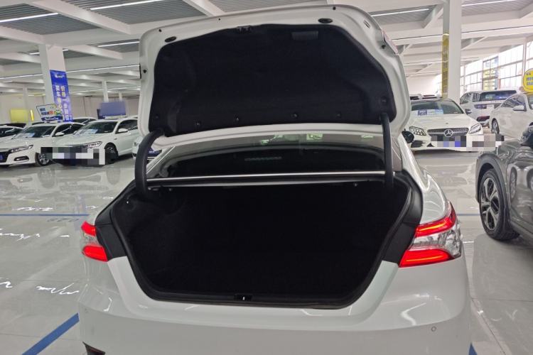 Used Toyota Camry 2021 2.0G Luxury Edition Trunk