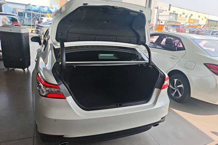 Used Toyota Camry 2021 2.0G Luxury Edition Trunk