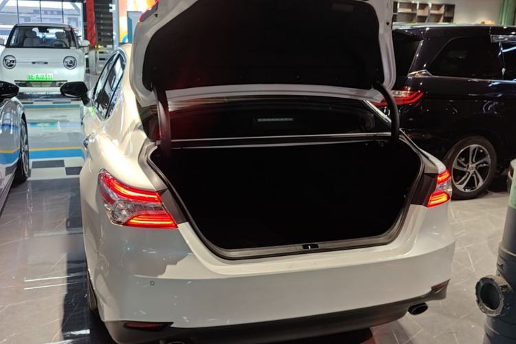 Used Toyota Camry 2021 2.5G Luxury Edition Trunk
