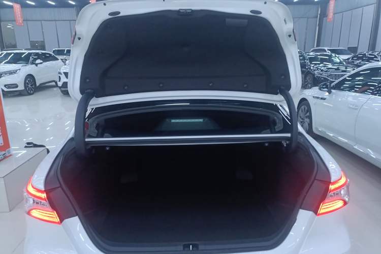 Used Toyota Camry 2021 2.0G Luxury Edition Trunk