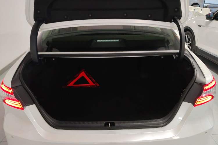 Used Toyota Camry 2021 2.0G Luxury Edition Trunk