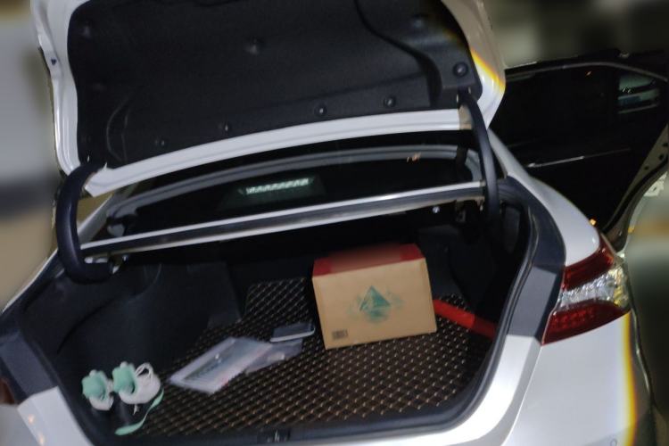 Used Toyota Camry 2021 2.0G Luxury Edition Trunk