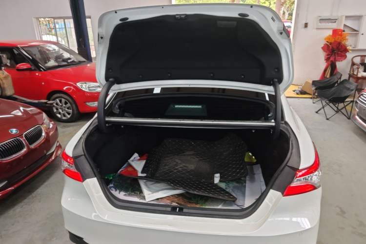 Used Toyota Camry 2021 2.5G Luxury Edition Trunk