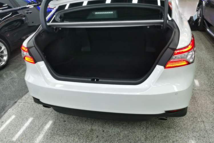 Used Toyota Camry 2021 2.0G Luxury Edition Trunk