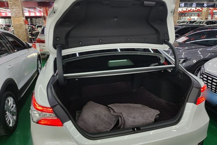 Used Toyota Camry 2021 2.0G Luxury Edition Trunk