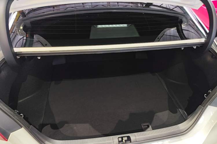 Used Toyota Camry 2021 Dual-Motor 2.5HS Fēngshàng Edition Trunk