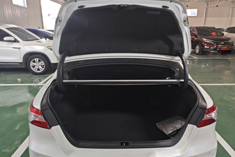 Used Toyota Camry 2021 2.0G Luxury Edition Trunk
