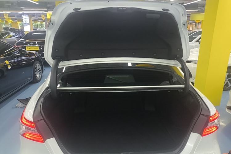 Used Toyota Camry 2021 2.0G Luxury Edition Trunk
