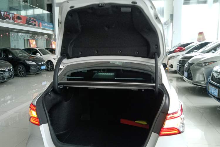 Used Toyota Camry 2021 2.0G Luxury Edition Trunk