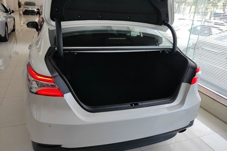 Used Toyota Camry 2021 2.0G Luxury Edition Trunk