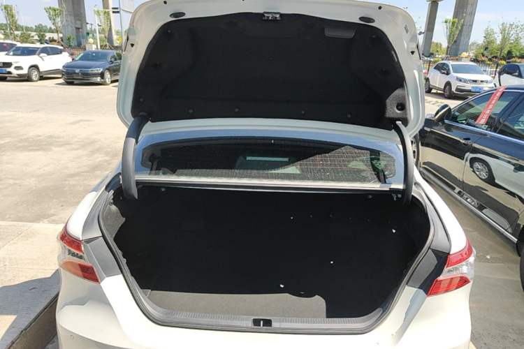 Used Toyota Camry 2021 2.0G Luxury Edition Trunk