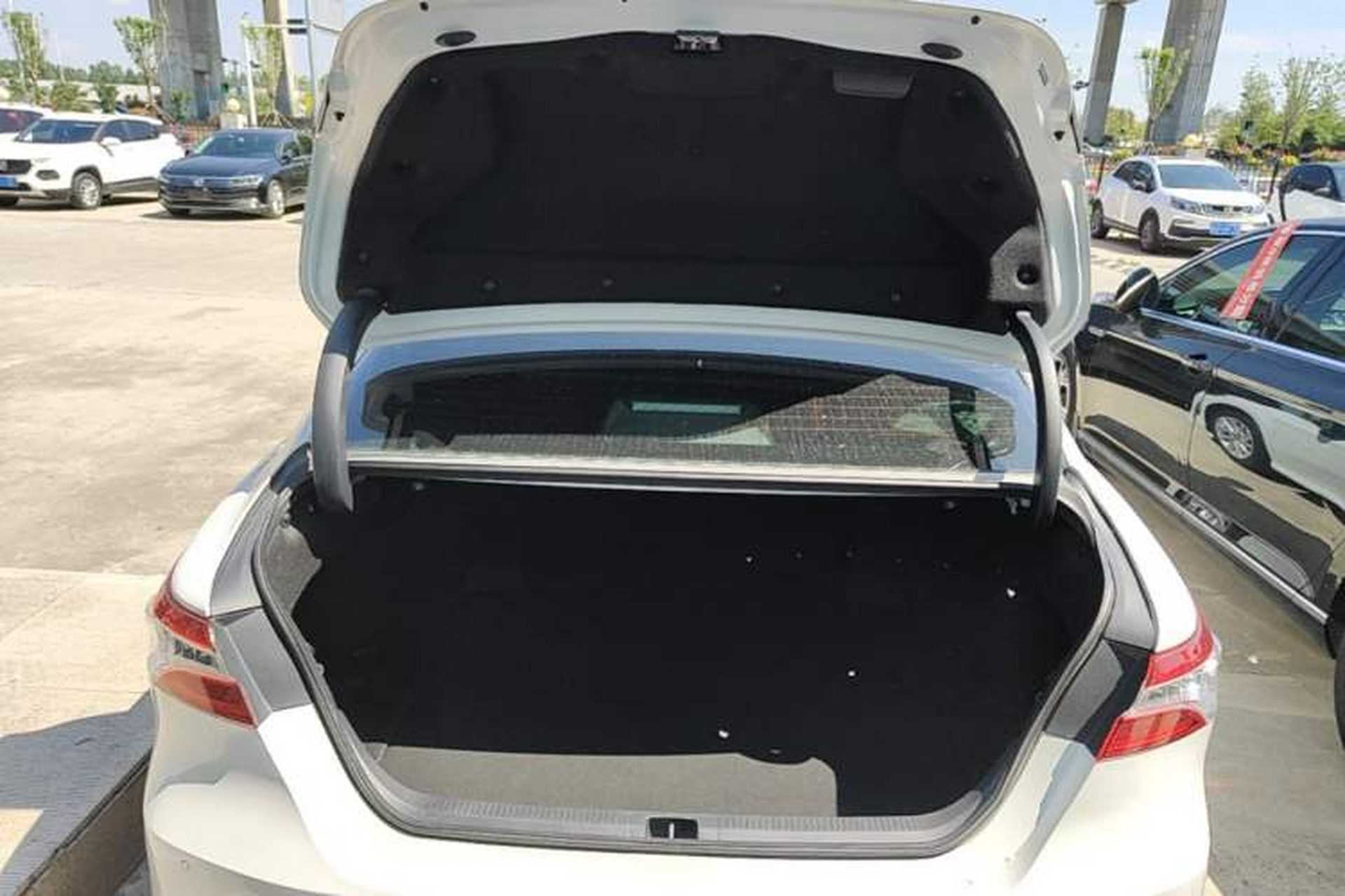 Used Toyota Camry 2021 2.0G Luxury Edition Trunk