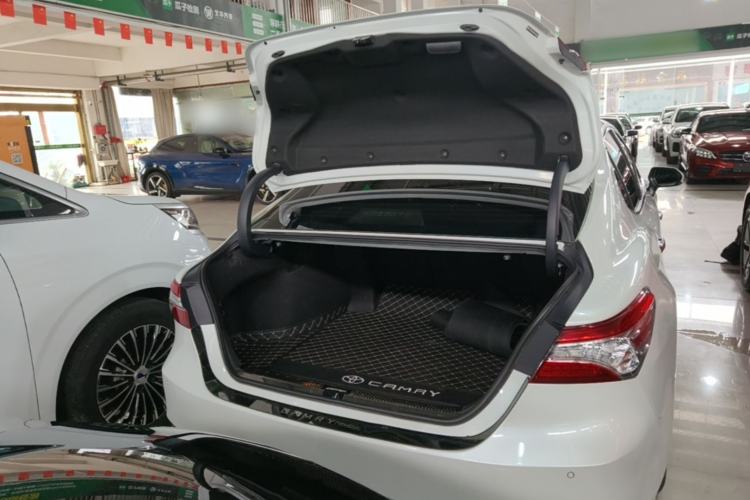 Used Toyota Camry 2021 2.0G Luxury Edition Trunk