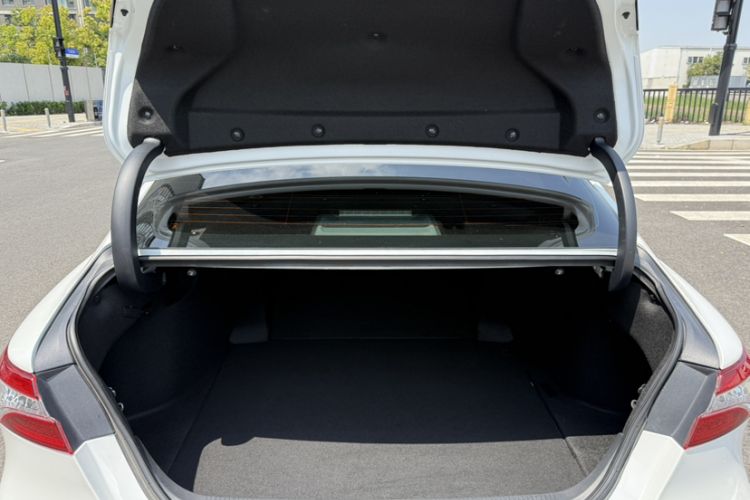 Used Toyota Camry 2021 2.5G Luxury Edition Trunk