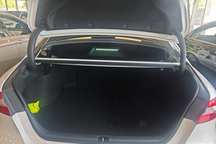 Used Toyota Camry 2021 2.0G Luxury Edition Trunk