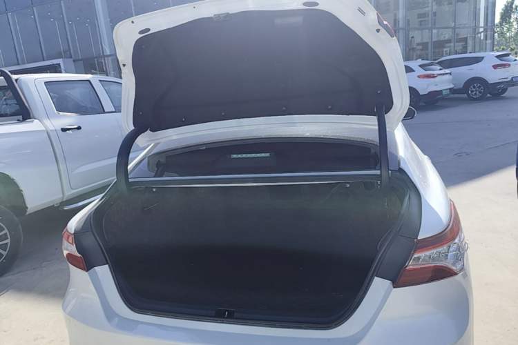 Used Toyota Camry 2021 2.5G Luxury Edition Trunk