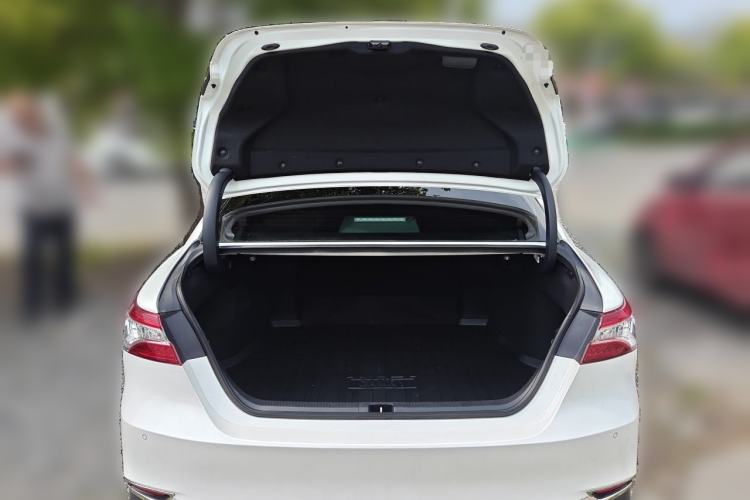 Used Toyota Camry 2021 2.0G Luxury Edition Trunk