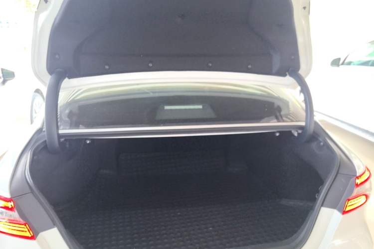 Used Toyota Camry 2021 2.5G Luxury Edition Trunk