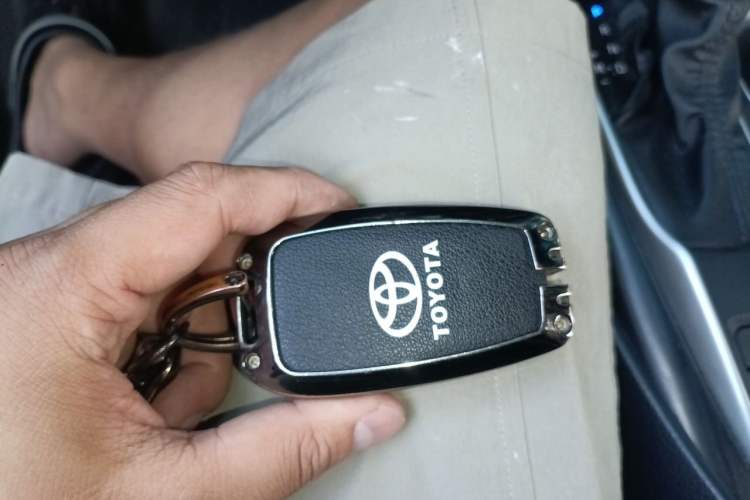 Used Toyota Camry 2021 2.0G Luxury Edition Vehicle Key