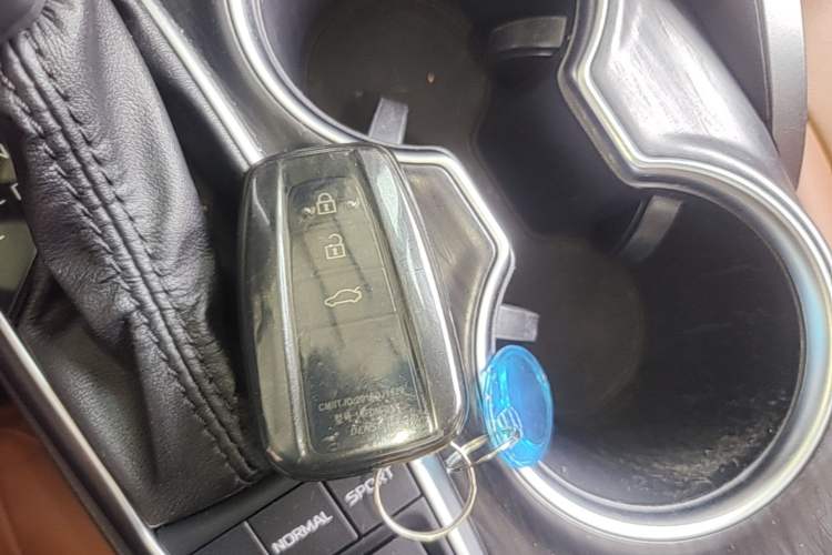 Used Toyota Camry 2021 2.5G Luxury Edition Vehicle Key