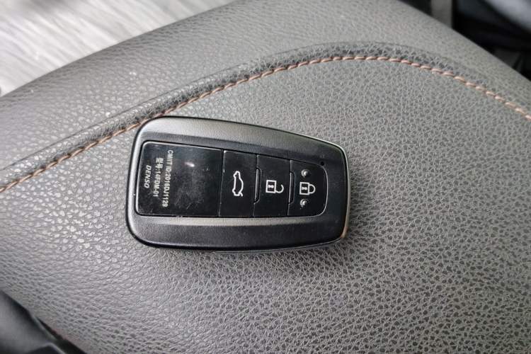 Used Toyota Camry 2021 2.5G Luxury Edition Vehicle Key