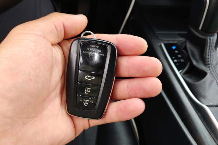 Used Toyota Camry 2021 2.0G Luxury Edition Vehicle Key