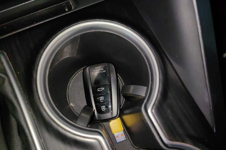 Used Toyota Camry 2021 2.5G Luxury Edition Vehicle Key