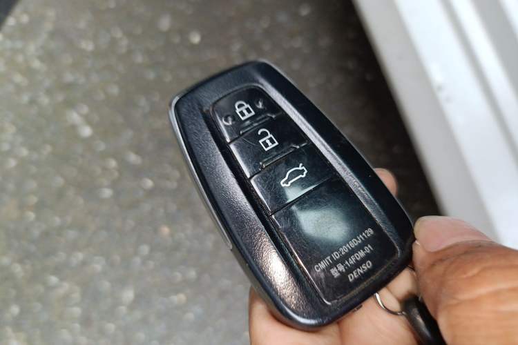 Used Toyota Camry 2021 2.5G Luxury Edition Vehicle Key