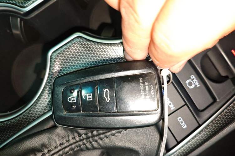 Used Toyota Camry 2021 2.5S Fēngshàng Edition Vehicle Key