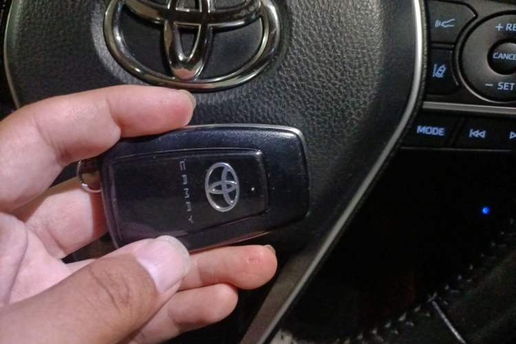 Used Toyota Camry 2021 2.0G Luxury Edition Vehicle Key
