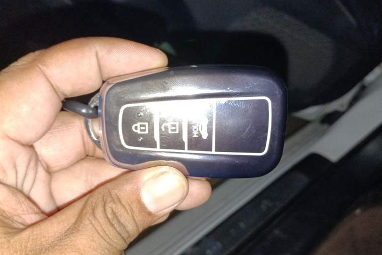 Used Toyota Camry 2021 2.5G Luxury Edition Vehicle Key