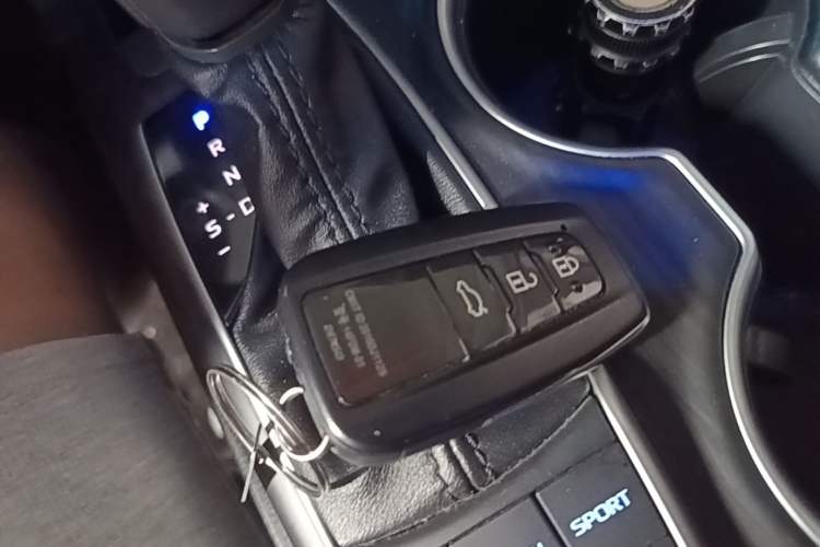 Used Toyota Camry 2021 2.5G Luxury Edition Vehicle Key