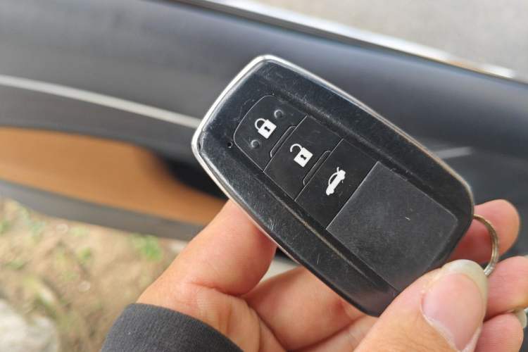 Used Toyota Camry 2021 Dual-Motor 2.5HG Luxury Edition Vehicle Key
