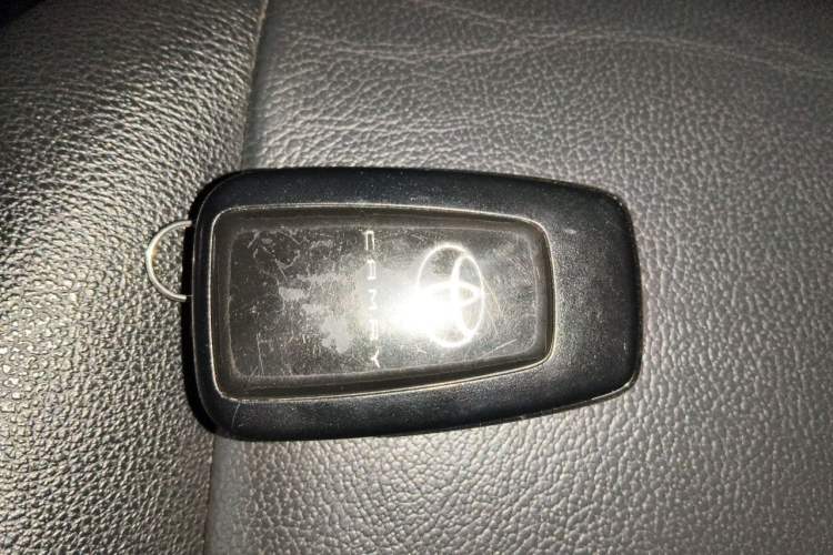 Used Toyota Camry 2021 2.0G Luxury Edition Vehicle Key