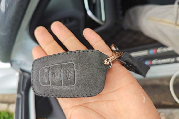 Used Toyota Camry 2021 2.5G Luxury Edition Vehicle Key