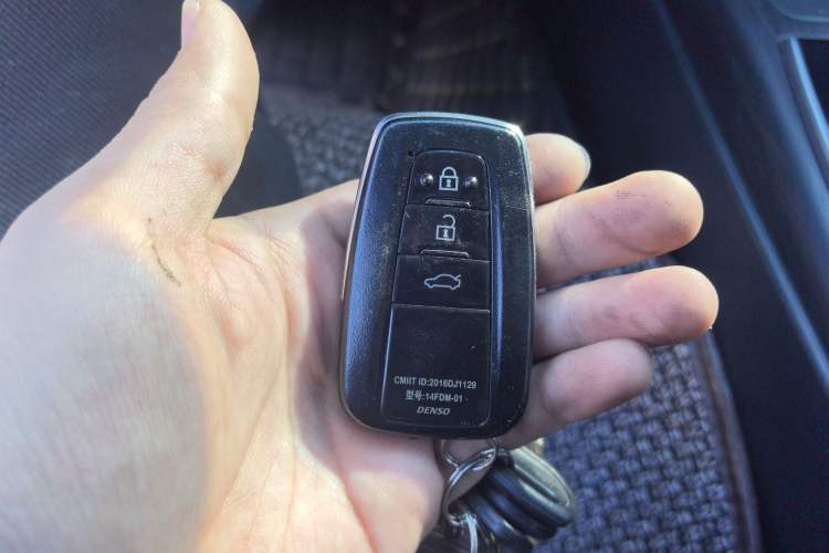 Used Toyota Camry 2021 2.0G Luxury Edition Vehicle Key