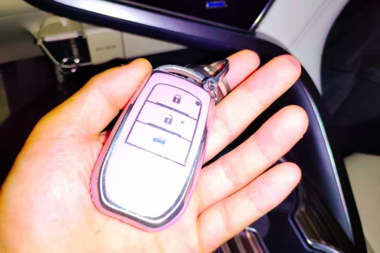 Used Toyota Camry 2021 2.0G Luxury Edition Vehicle Key