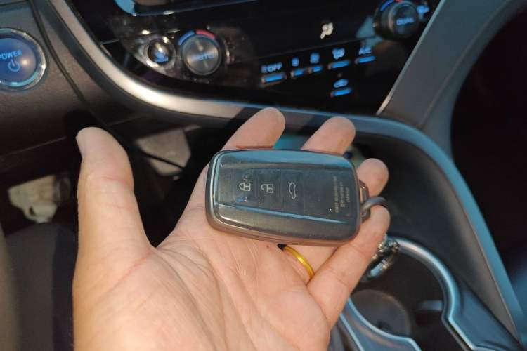 Used Toyota Camry 2021 Dual-Motor 2.5HG Luxury Edition Vehicle Key