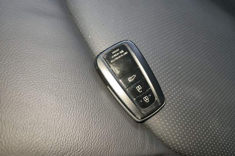 Used Toyota Camry 2021 2.0G Luxury Edition Vehicle Key