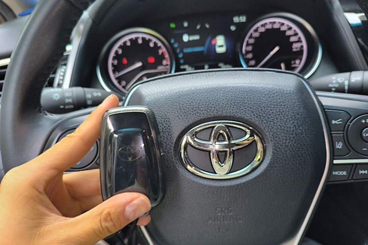 Used Toyota Camry 2021 2.0G Luxury Edition Vehicle Key