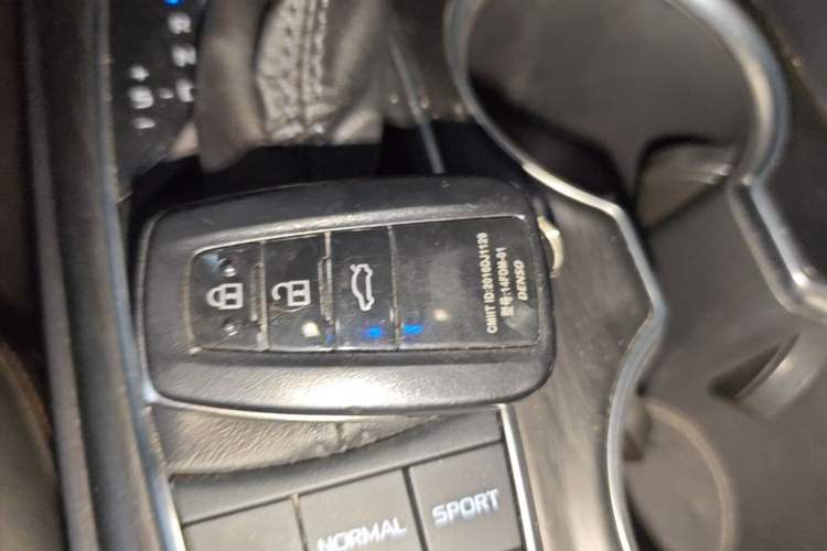 Used Toyota Camry 2021 2.5G Luxury Edition Vehicle Key